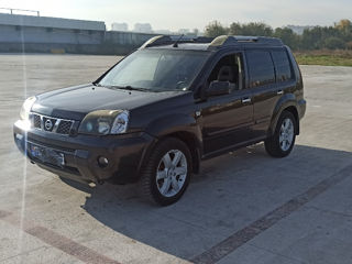 Nissan X-Trail foto 2