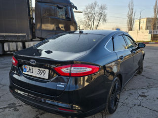 Ford Fusion foto 3