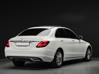 Mercedes C-Class foto 2