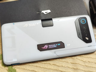 Asus Rog phone 7 Ultimate 16/512 foto 3