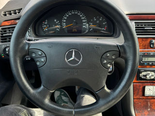 Mercedes E-Class foto 7