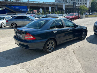 Mercedes C-Class foto 7