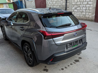 Lexus UX foto 3