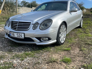 Mercedes E-Class foto 2