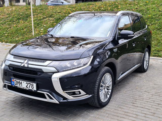 Mitsubishi Outlander foto 2