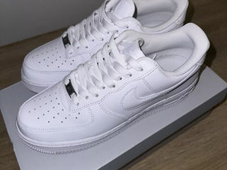 Air Force 1 Triple White foto 5