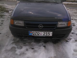 Opel Astra foto 1