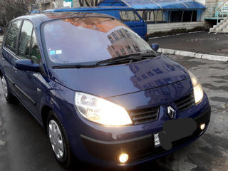 Renault Grand Scenic foto 2