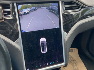 Tesla Model X foto 9