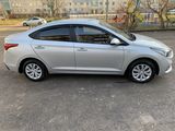 Hyundai Solaris foto 2