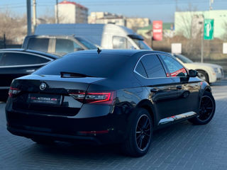 Skoda Superb foto 4