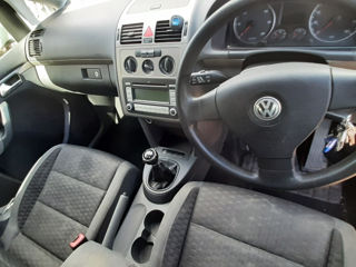 Volkswagen Touran foto 9