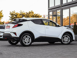 Toyota C-HR foto 2