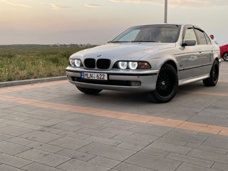 BMW 5 Series foto 5