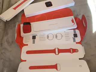 Apple Watch series 6 44 mm Red Aluminum Case