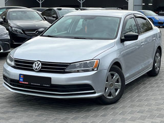 Volkswagen Jetta foto 1