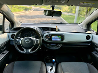 Toyota Yaris foto 9