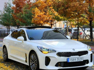 KIA Stinger foto 1