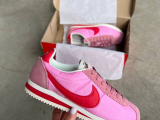 Nike Cortez Pink Women's foto 1