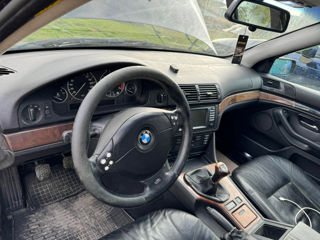 BMW 5 Series foto 2