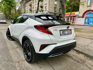 Toyota C-HR foto 4