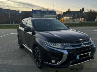 Mitsubishi Outlander foto 2