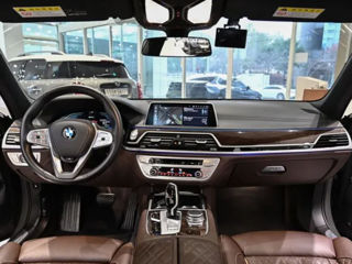 BMW 7 Series foto 4