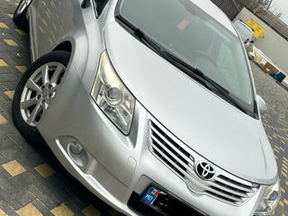 Toyota Avensis foto 2