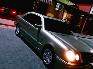 Mercedes E-Class foto 6