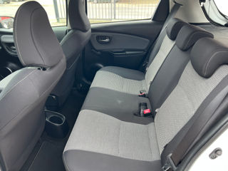 Toyota Yaris foto 12