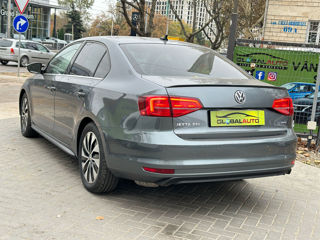 Volkswagen Jetta foto 4