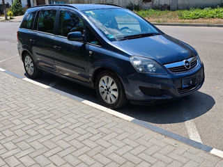 Opel Zafira foto 1