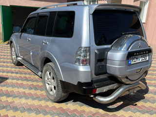 Mitsubishi Pajero foto 4