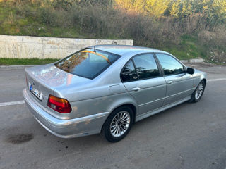 BMW 5 Series foto 4