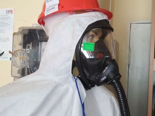Продам защитные каски, защитные костюмы и  перчатки от химического воздействия foto 4