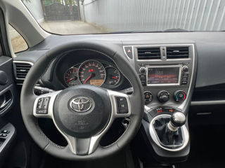 Toyota Verso-S foto 8