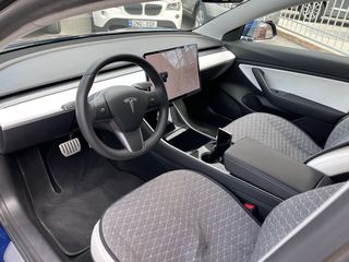 Tesla Model 3 foto 6