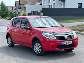 Dacia Sandero foto 2