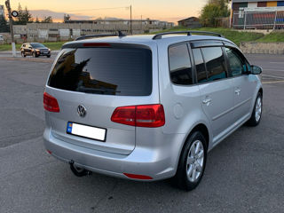 Volkswagen Touran foto 3