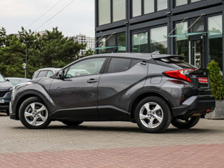 Toyota C-HR foto 2