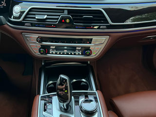 BMW 7 Series foto 11