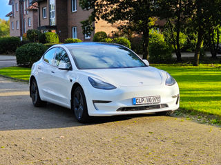 Tesla Model 3 foto 2