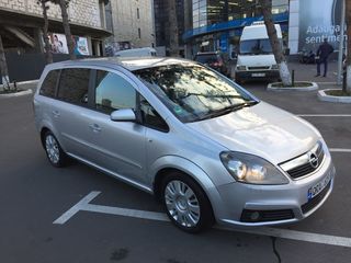 Opel Zafira foto 1