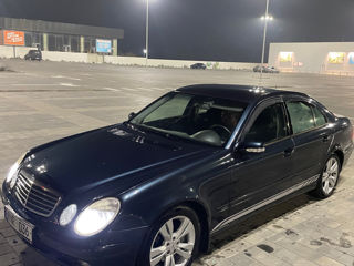 Mercedes E-Class foto 2