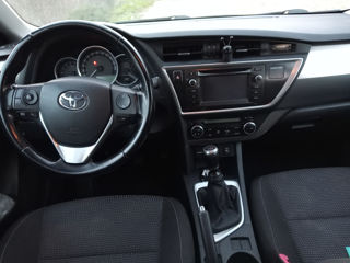 Toyota Auris foto 2