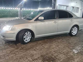 Toyota Avensis foto 5