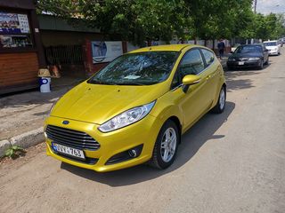 Ford Fiesta foto 1