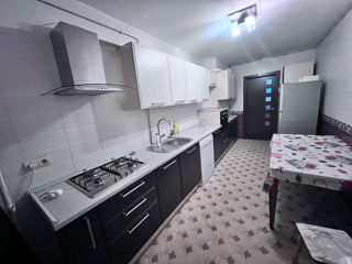 Apartament cu 3 camere, 94 m², Ciocana, Chișinău foto 4