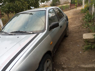 Nissan Sunny foto 2