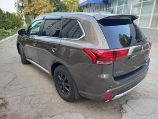 Mitsubishi Outlander foto 3